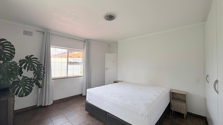 To Let 3 Bedroom Property for Rent in Meadowridge Western Cape